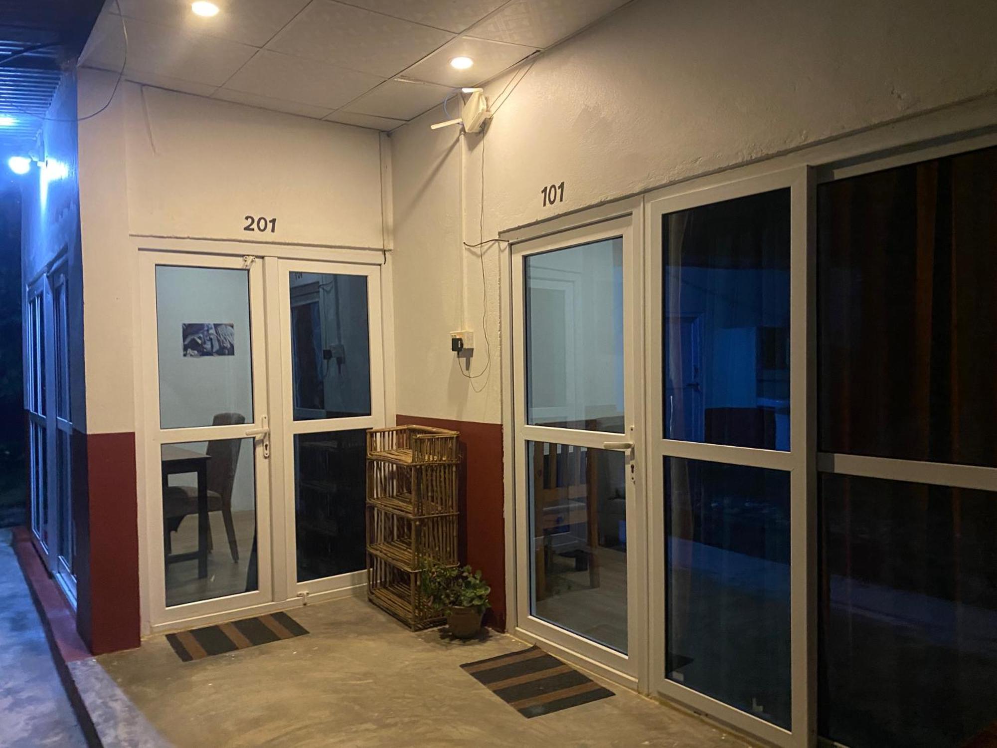 The Glasshouse Hotel Kawasoti Luaran gambar